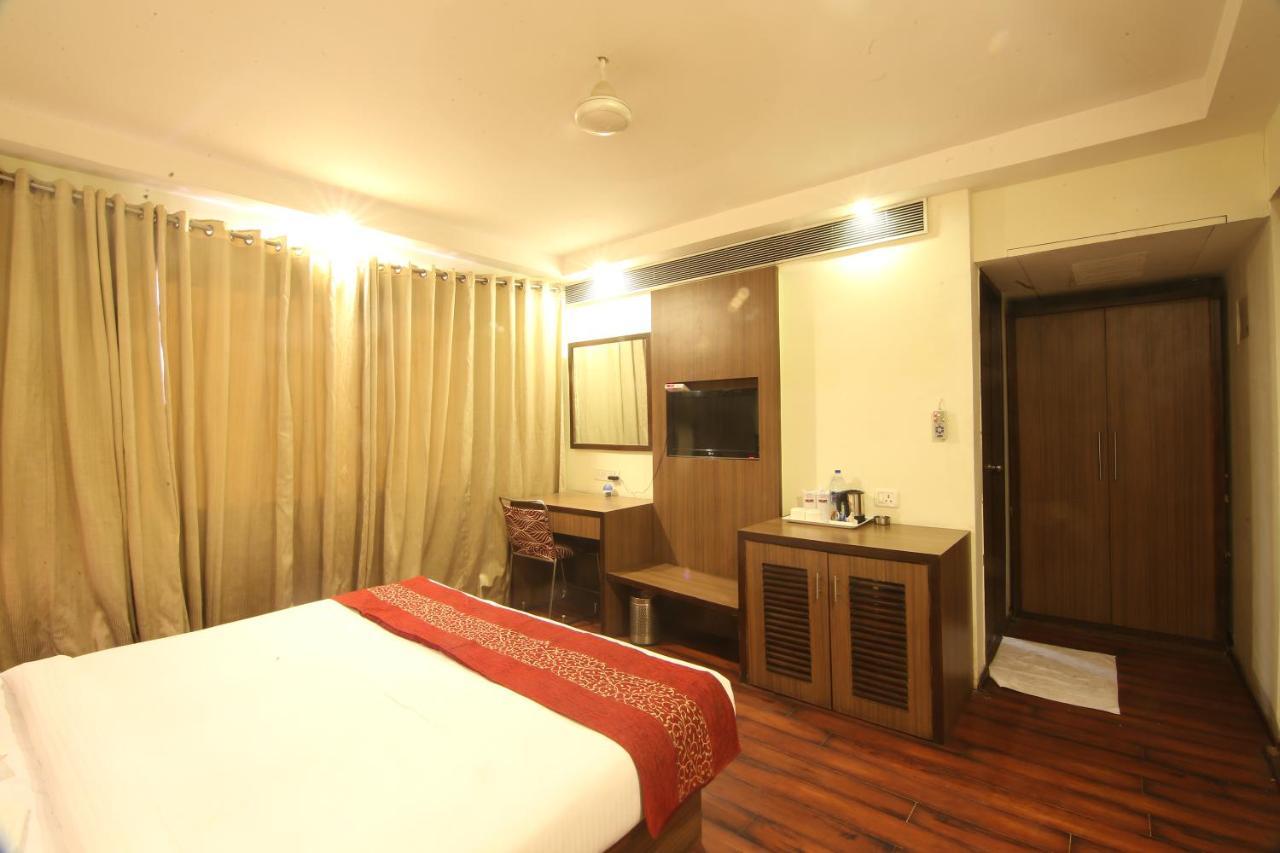 Hotel Garnet Durg Luaran gambar